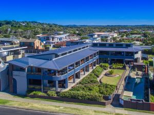 Lennox Holiday Apartments - Nambucca Heads Accommodation